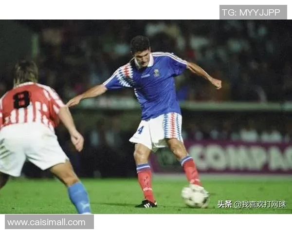 不同年代足球明星的辉煌历程与影响力探讨