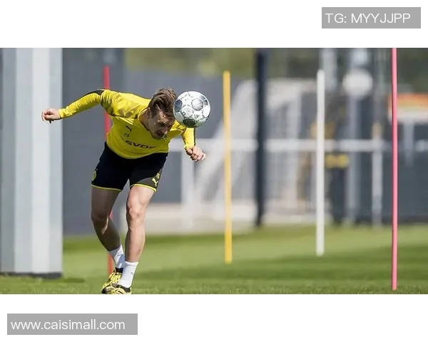 足球明星的语言艺术与全球文化交融的精彩瞬间